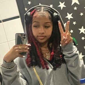 Meet your Posher, Deasia